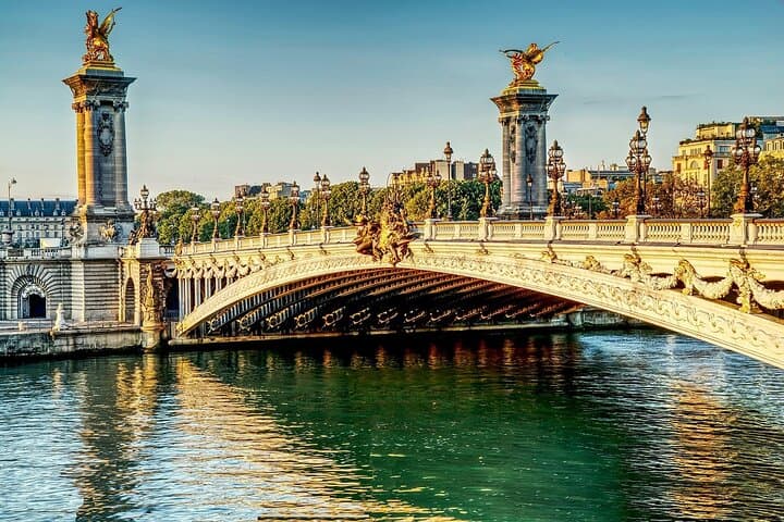 Ghosts of Paris: Mona Lisa Murder Mystery Puzzle Walk — photo 1