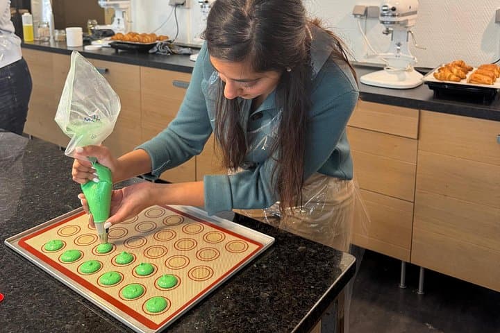 Paris Small-Group Macaron Making Class with a French Chef — photo 4