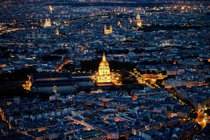 Soirée at the Eiffel Tower: Small-Group Guided Experience — photo 2