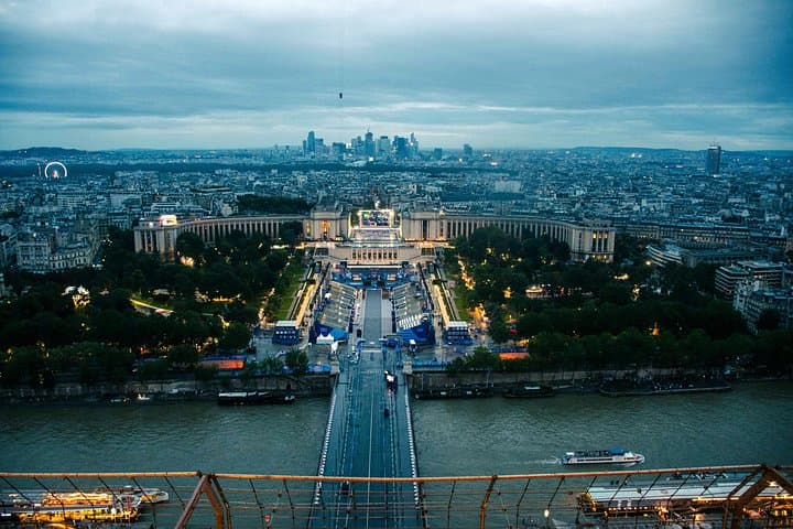 Soirée at the Eiffel Tower: Small-Group Guided Experience — photo 5