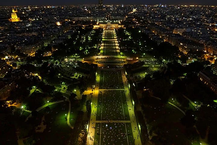 Soirée at the Eiffel Tower: Small-Group Guided Experience — photo 6