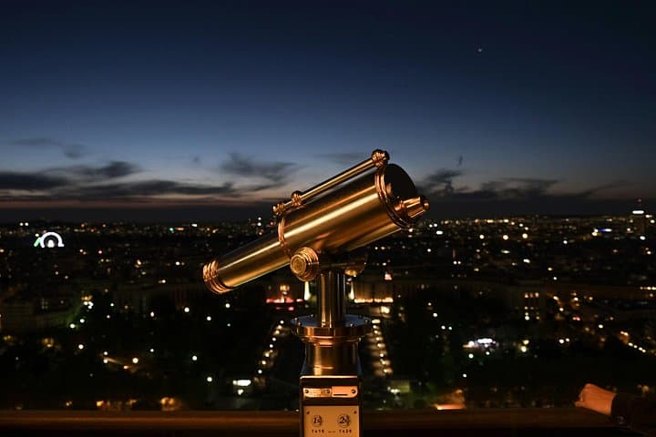 Soirée at the Eiffel Tower: Small-Group Guided Experience — photo 7