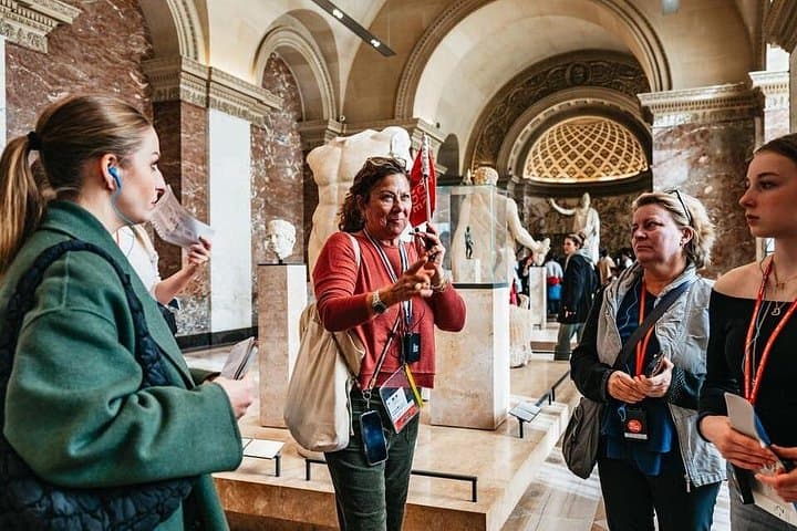 Paris: Louvre Museum Tour Mona Lisa & Iconic Masterpieces — photo 3