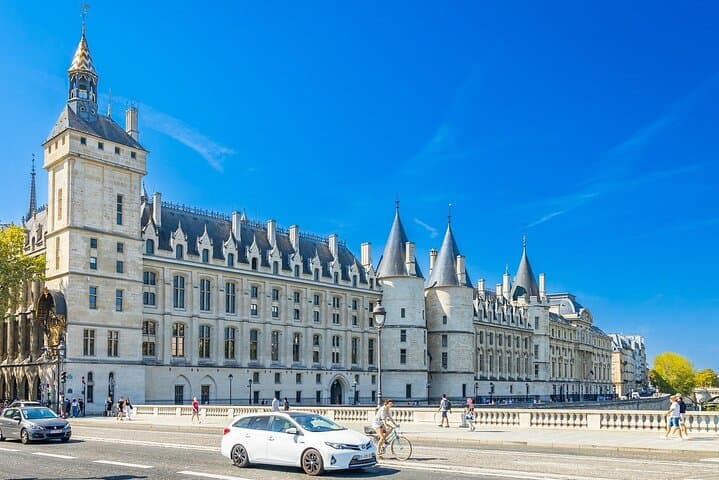 Notre Dame Cathedral Guided Tour with Flexible Options — photo 10