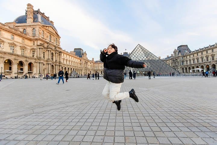 Paris private photoshoot around Eiffel Tower (or Louvre) — photo 11