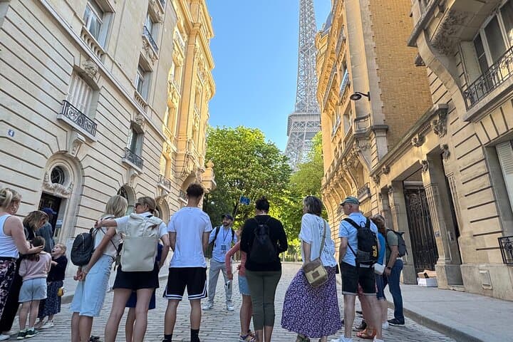 Eiffel Tower Guided Tour by Stairs with Reserved Access — photo 3