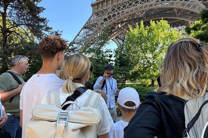 Eiffel Tower Guided Tour by Stairs with Reserved Access — photo 6