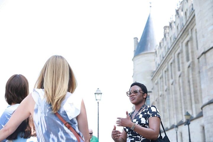 Private Guided Tour of Notre Dame Island with Cathedral Visit — photo 5