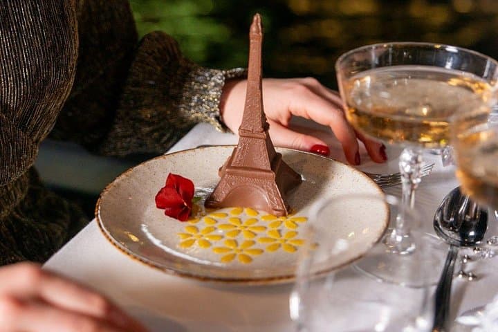 Paris Seine River Gourmet Lunch Cruise with Champagne Option — photo 16