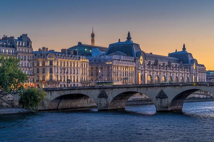 Paris Private Airport Transfer & City Sightseeing Tour — photo 1