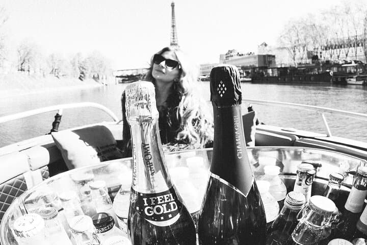 Top Private Cruises in Paris with French Champagne and surprises — photo 3