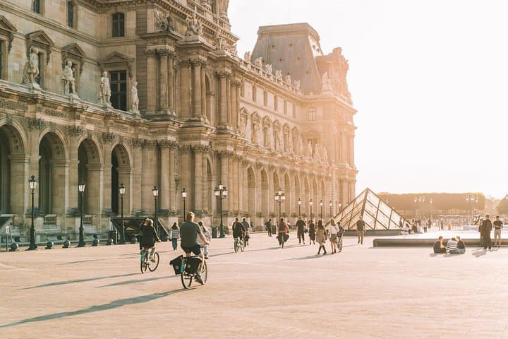 Paris Evening City of Lights Small Group Bike Tour & Boat Cruise — photo 2