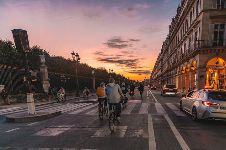 Paris Evening City of Lights Small Group Bike Tour & Boat Cruise — photo 6