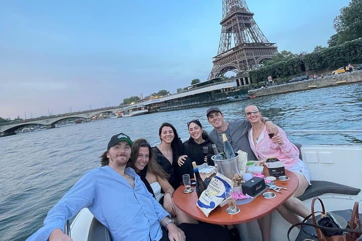 Private Seine River Cruise - Eiffel Tower Lights — photo 9