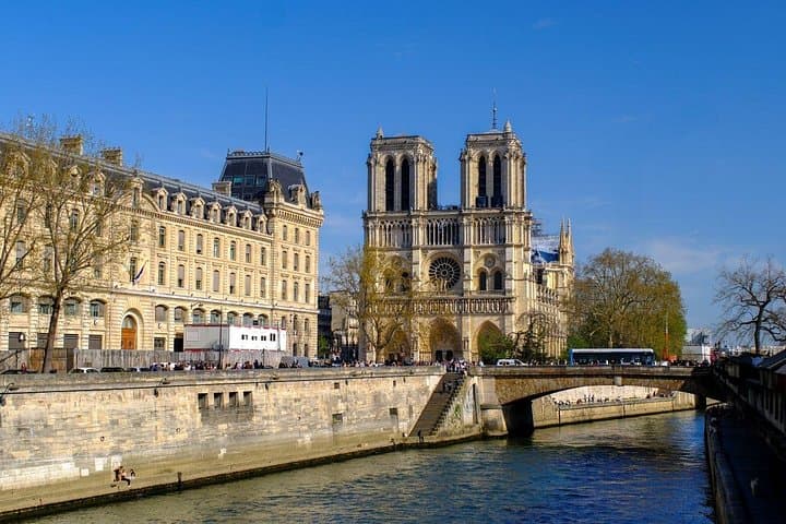 Paris Left Bank Walking Tour: Landmarks, Stories & Pastry — photo 11