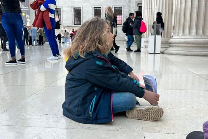 Private Family Louvre Tour for Kids with Interactive Activities — photo 3