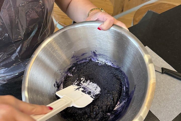 Paris Macaron baking class with a Chef Patissier — photo 9