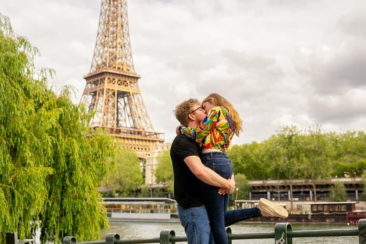 Paris: Your Own Private Photoshoot at the Eiffel Tower — photo 5