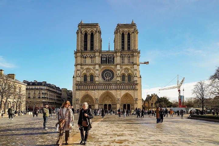 Paris: Notre-Dame Cathedral & Ile de la Cité Guided Tour — photo 3