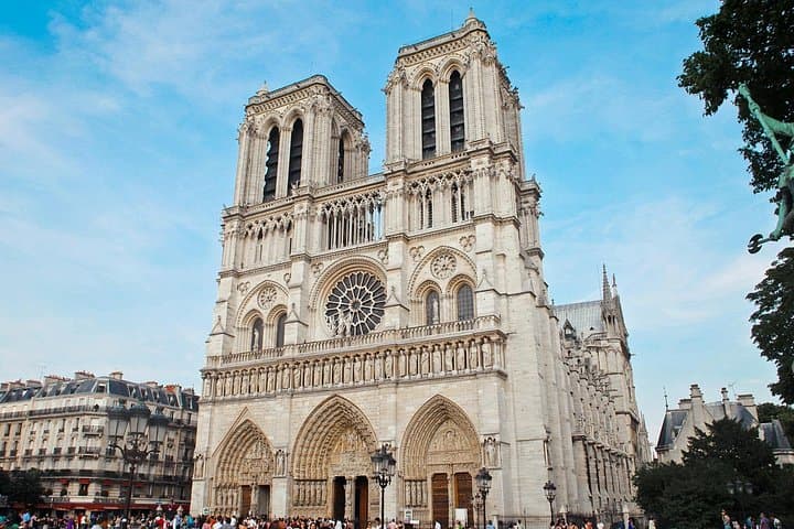 Paris Notre Dame Exterior Guided Tour with Cathedral Access — photo 2