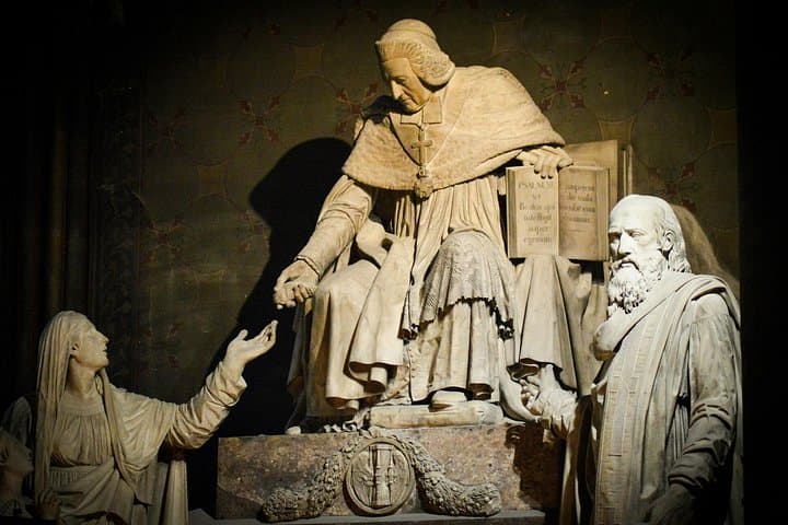 Paris Notre Dame Exterior Guided Tour with Cathedral Access — photo 6