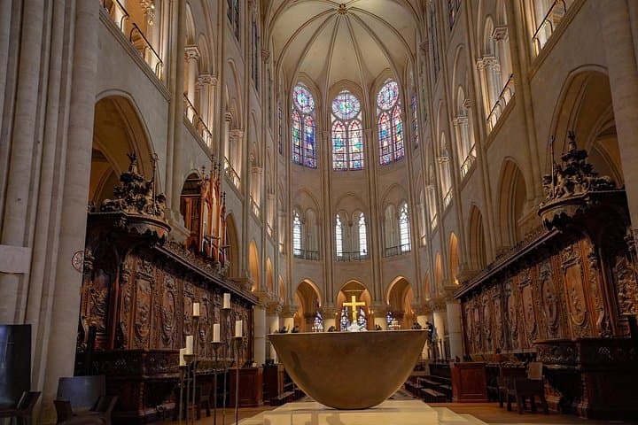 Notre Dame Interior and Exterior Small Group Guided Tour — photo 3