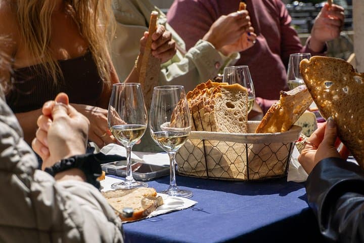 Wine Walk & Tasting in Saint-Germain-des-Prés — photo 9