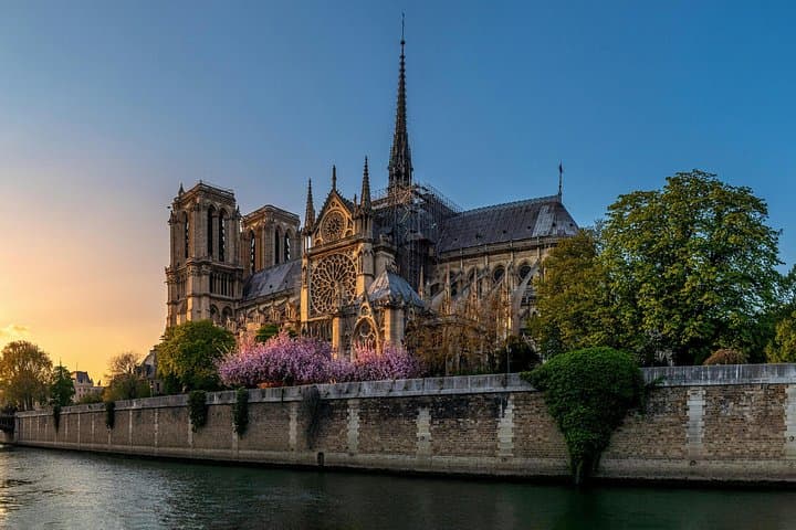 Ile de la Cité Guided Tour, Cruise and Notre Dame with Audioguide — photo 6