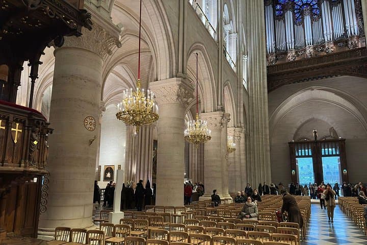 Ile de la Cité Guided Tour, Cruise and Notre Dame with Audioguide — photo 7