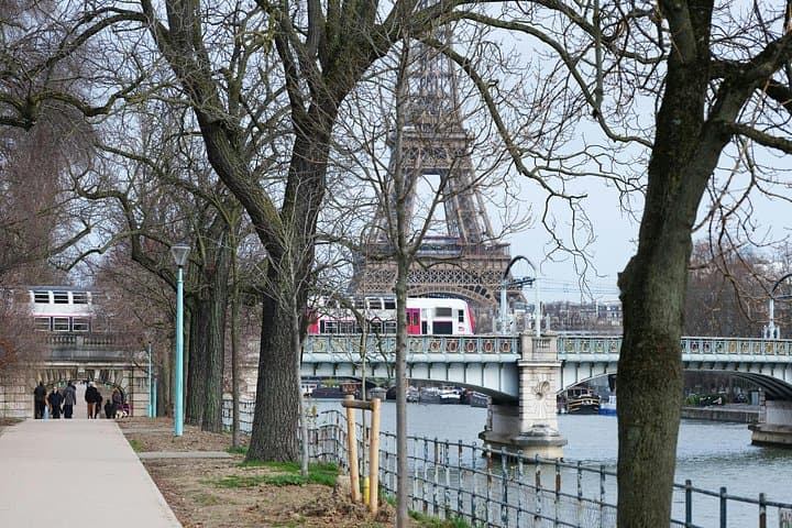Eiffel Tower Tour up to Second Floor Access with a Private Guide — photo 2