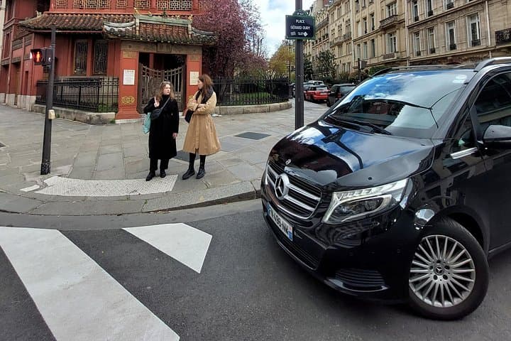 Private Transfer from Paris City or CDG to Caen or Bayeux — photo 3