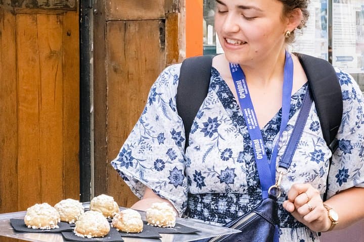 Crepes, Chocolates and Macarons in Montmartre — photo 8