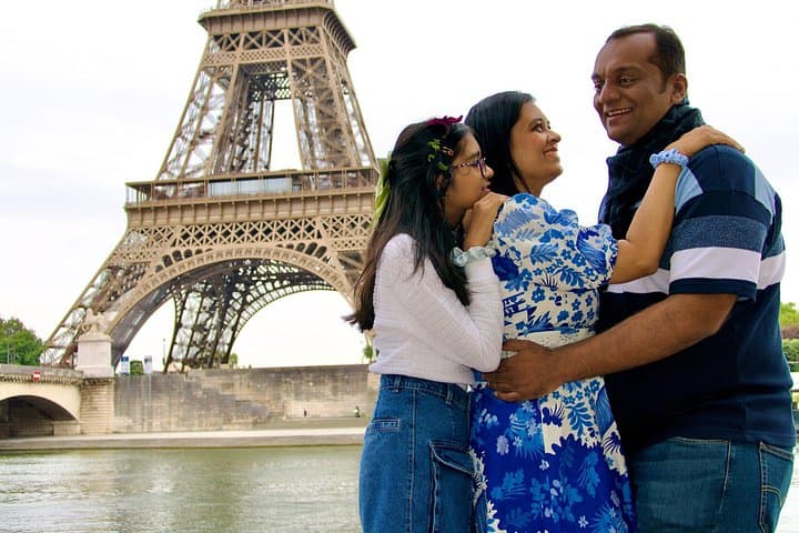 Paris Luxury Private Professional Photoshoot at the Eiffel Tower — photo 14