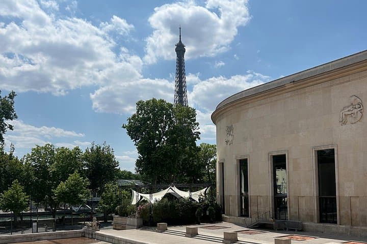 Luxury Modern Art Tour at MAM with Wine and Eiffel Tower Views — photo 2