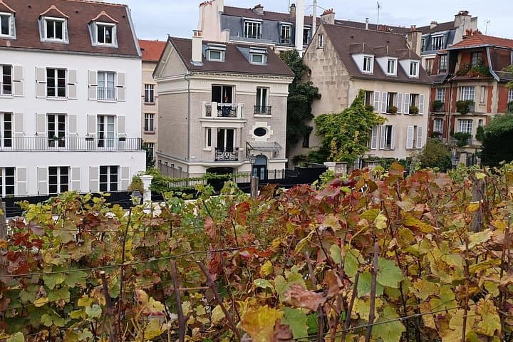 Montmartre with family — photo 11