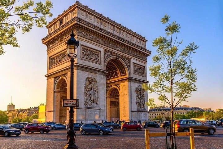 Explore Paris in a Vintage Van — photo 8