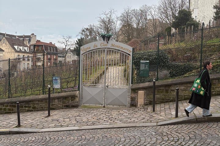 Explore Montmartre and Sacre Coeur with the best guides in Paris — photo 5