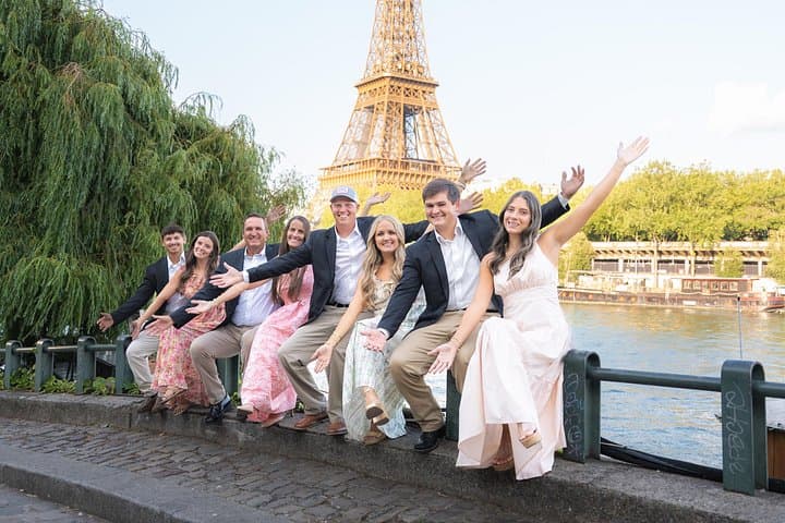 Private Photo Shoot at the Eiffel Tower or Louvre — photo 7