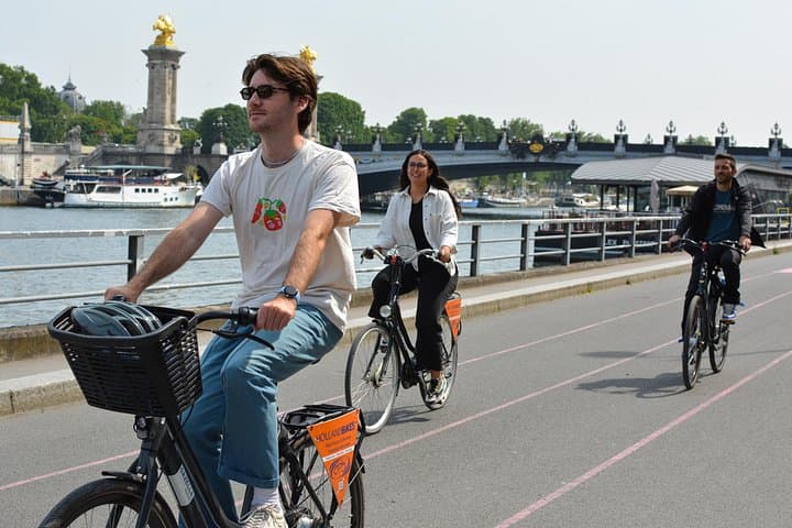 Paris Highlights Small-Group Bike Tour for First-Time Visitors — photo 4