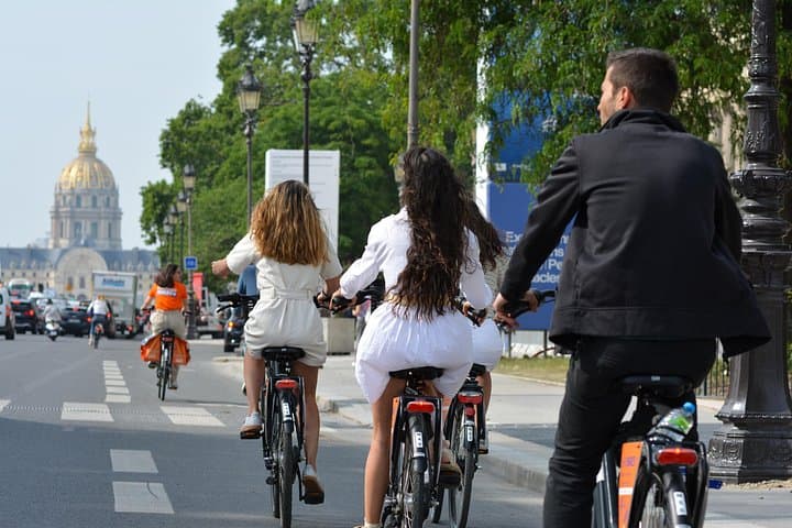 Paris Highlights Small-Group Bike Tour for First-Time Visitors — photo 3