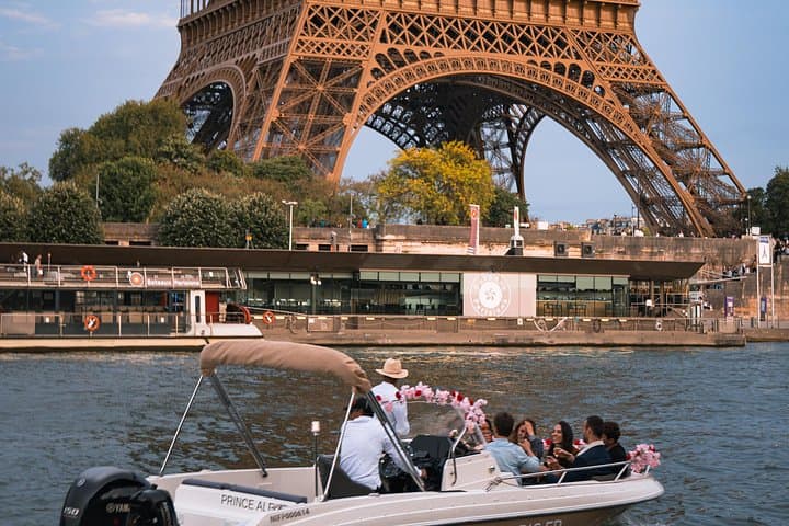 Private Seine River Cruise - Eiffel Tower Lights — photo 1