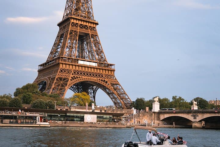 Private Seine River Cruise - Eiffel Tower Lights — photo 13