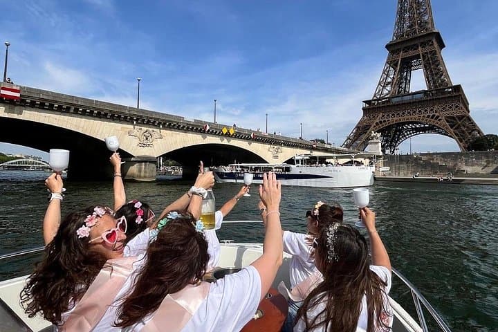 Private Seine River Cruise - Eiffel Tower Lights — photo 4