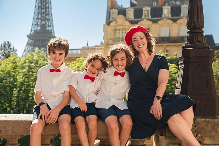 Private Photo Shoot at the Eiffel Tower or Louvre — photo 3