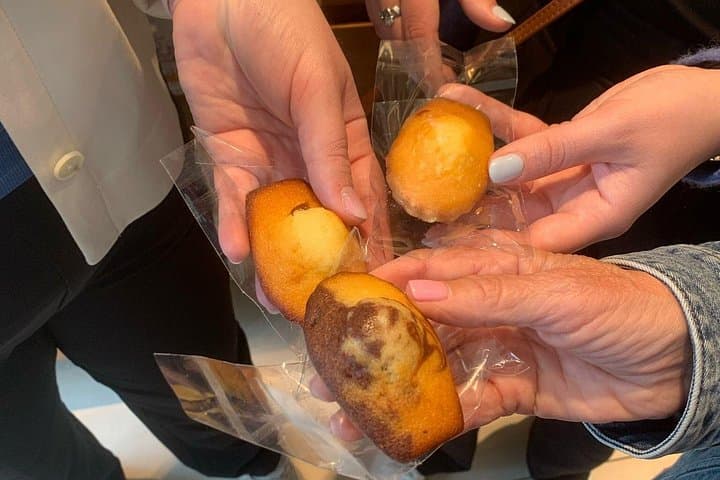 Private Saint-Germain Chocolate, Pastries & Macaron Walking Tour — photo 13