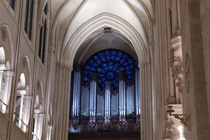45m Notre Dame - outside tour - fast line entrance — photo 7