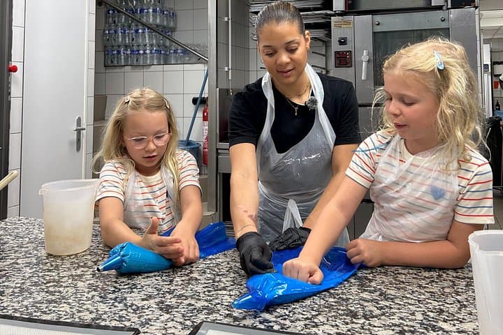 Paris Behind the Scenes Macaron Baking Class — photo 20