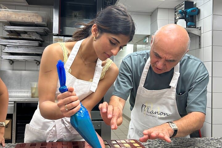 Paris Baking Insider Experience near Eiffel Tower — photo 1