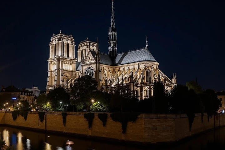 Notre-Dame Cathedral Access and Outdoor Walking Tour — photo 13