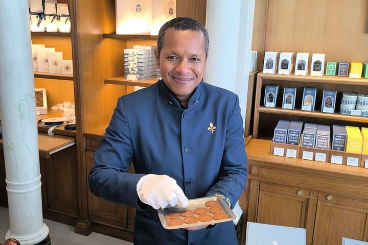 Private Saint-Germain Chocolate, Pastries & Macaron Walking Tour — photo 2